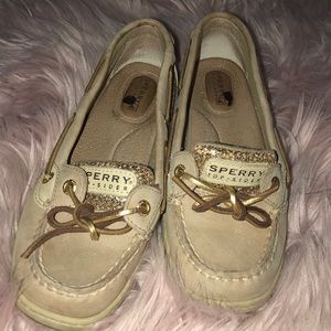 Glitter angelfish sperry size 6